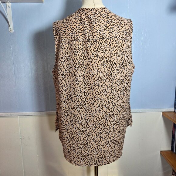 By Design Extra Large Tan Black Animal Print V Neck Sleeveless Button Up Blouse - Picture 5 of 8